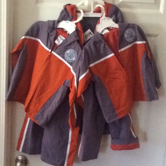 Kid zone Lot of 3 Boys jogging Suits (3) - Picture 7 of 8